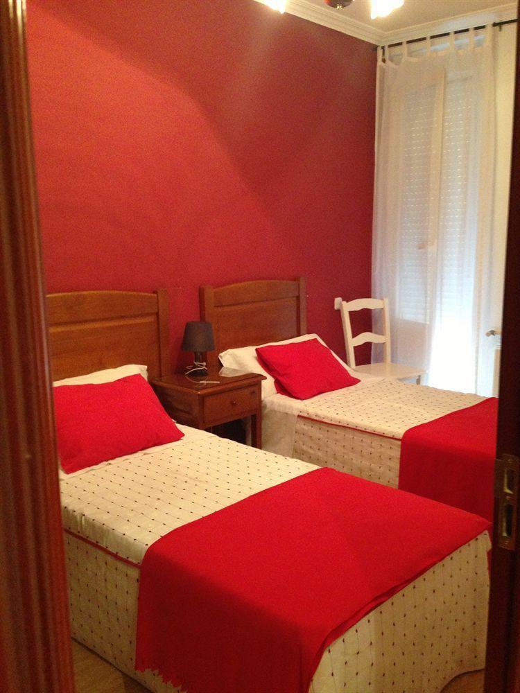 Hostal La Estrella Madrid Buitenkant foto