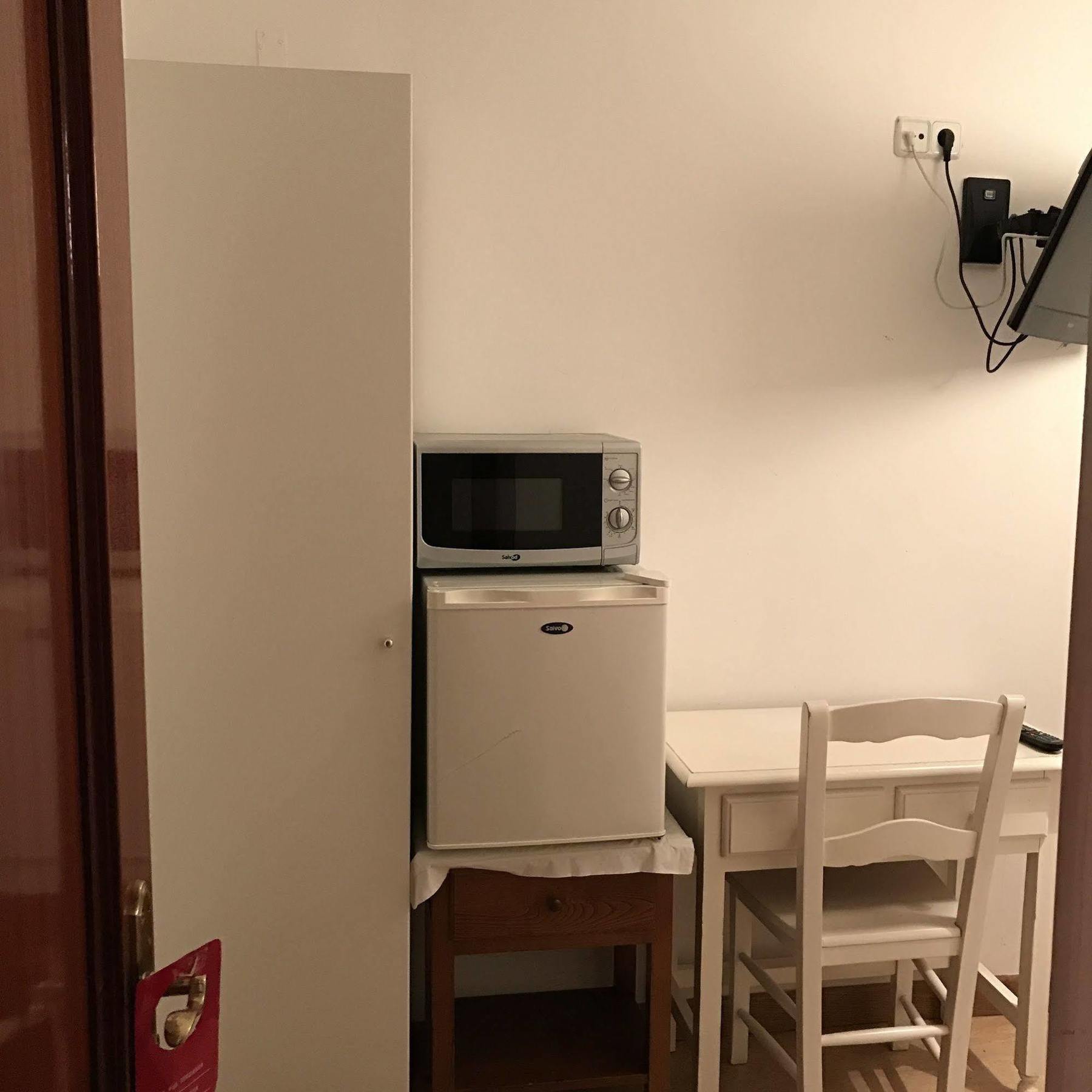 Hostal La Estrella Madrid Buitenkant foto