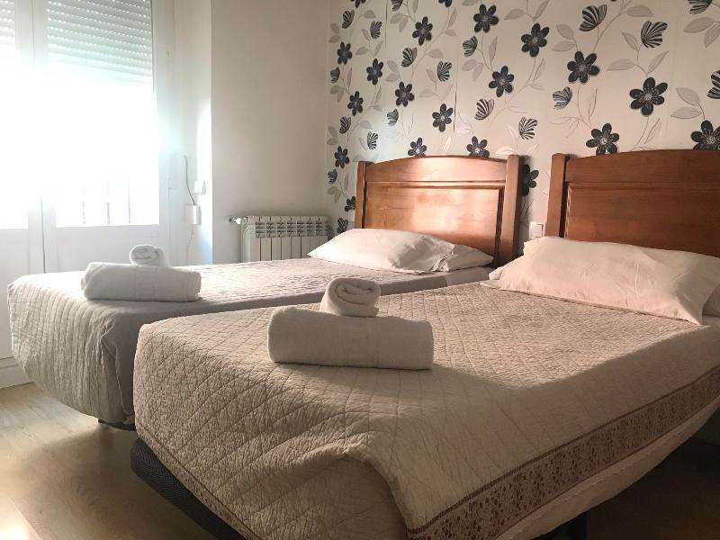 Hostal La Estrella Madrid Buitenkant foto