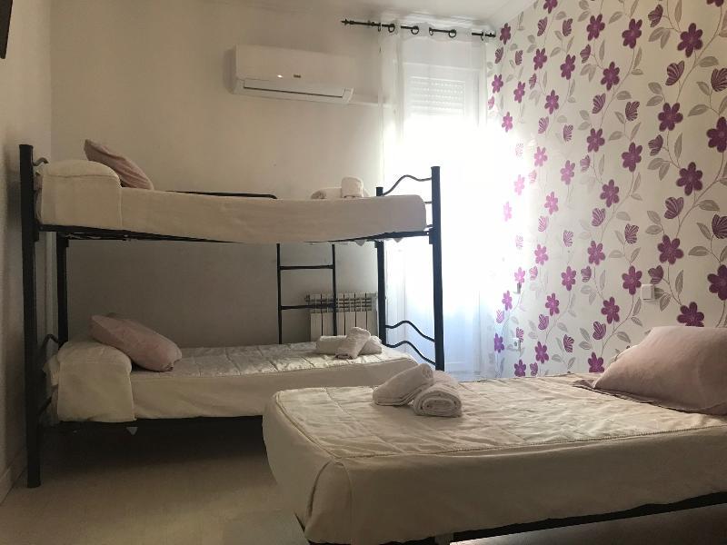 Hostal La Estrella Madrid Buitenkant foto