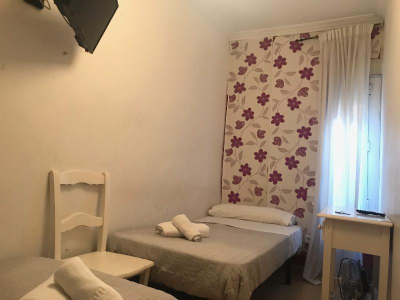 Hostal La Estrella Madrid Buitenkant foto