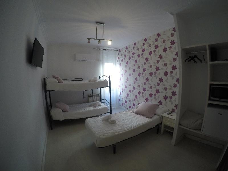 Hostal La Estrella Madrid Buitenkant foto