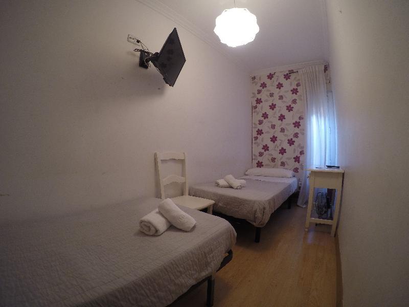 Hostal La Estrella Madrid Buitenkant foto