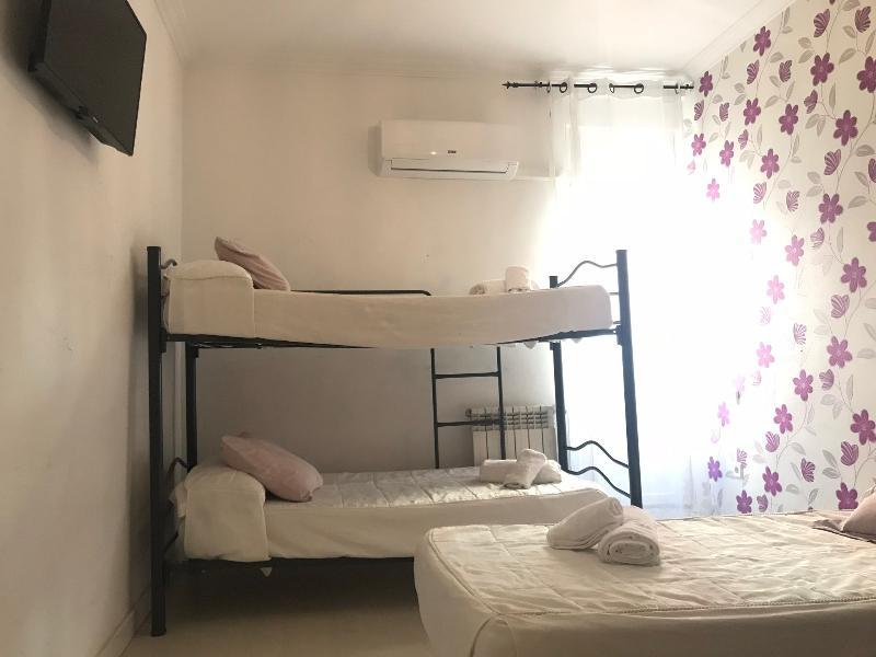 Hostal La Estrella Madrid Buitenkant foto