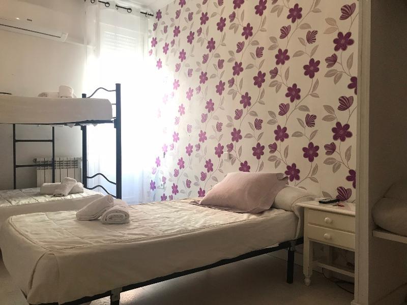 Hostal La Estrella Madrid Buitenkant foto