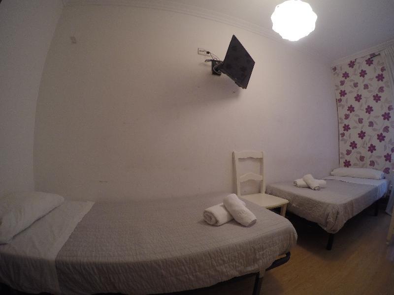Hostal La Estrella Madrid Buitenkant foto
