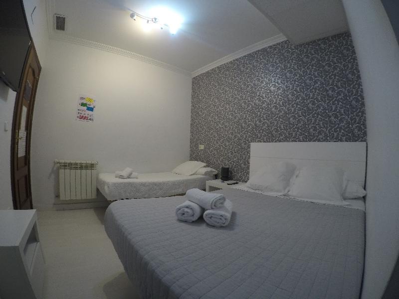 Hostal La Estrella Madrid Buitenkant foto