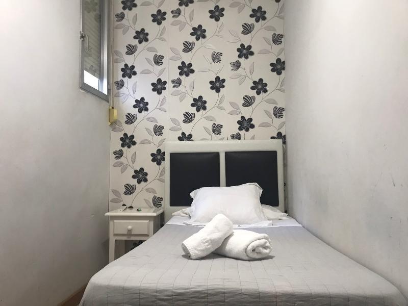Hostal La Estrella Madrid Buitenkant foto