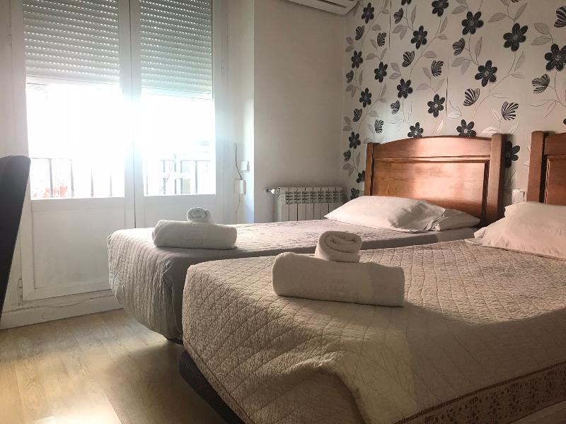 Hostal La Estrella Madrid Buitenkant foto